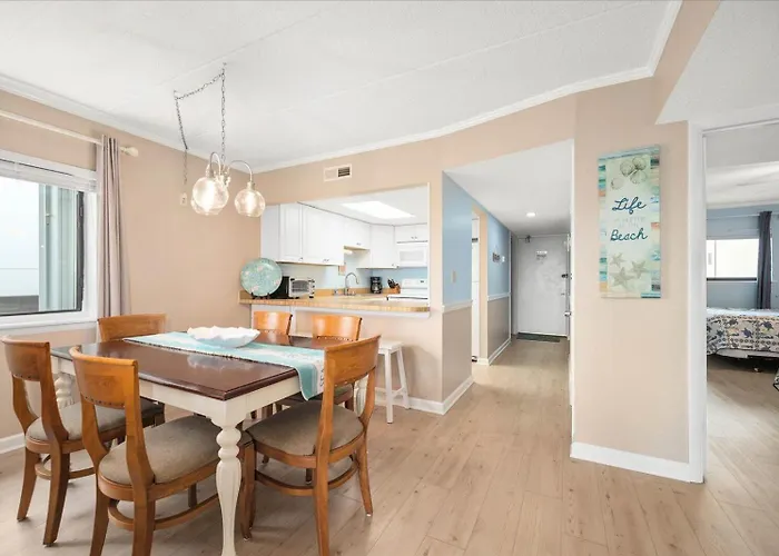 Holiday home Relax In Charming 2 Bedroom Ocean Front Condo! *
