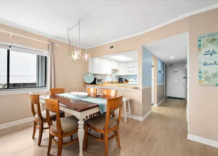 Holiday home Relax In Charming 2 Bedroom Ocean Front Condo! *