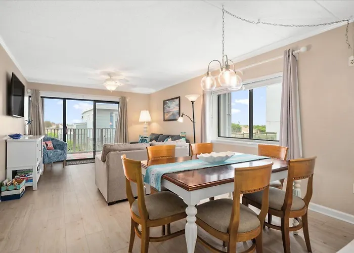 Relax In Charming 2 Bedroom Ocean Front Condo! *