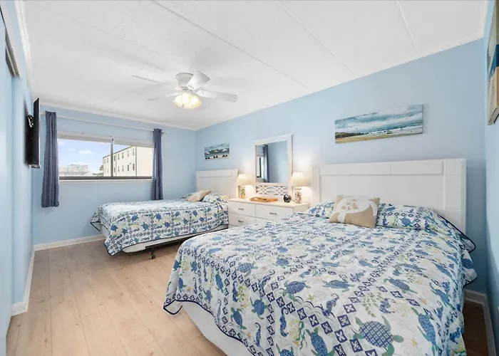 Holiday home Relax In Charming 2 Bedroom Ocean Front Condo! *