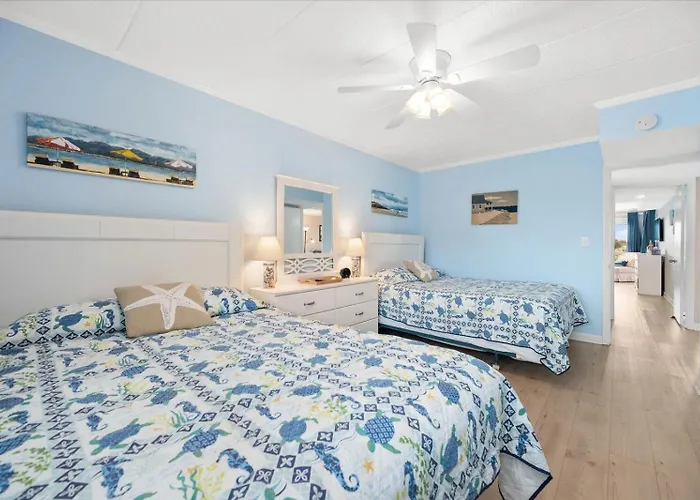 Relax In Charming 2 Bedroom Ocean Front Condo! Holiday home *