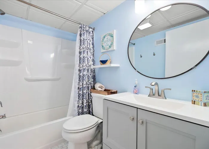 Relax In Charming 2 Bedroom Ocean Front Condo! Ocean City