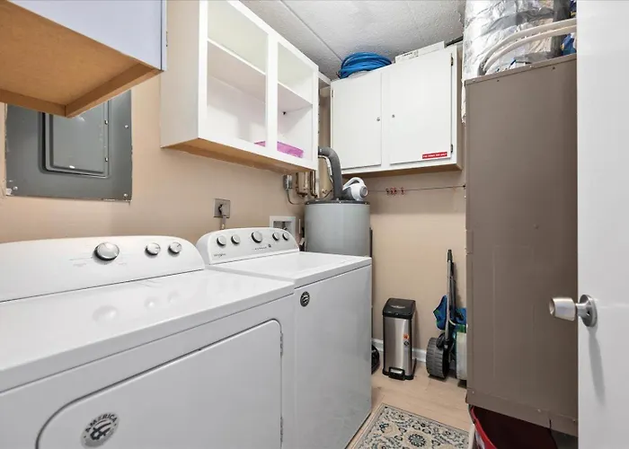 Relax In Charming 2 Bedroom Ocean Front Condo! Holiday home *