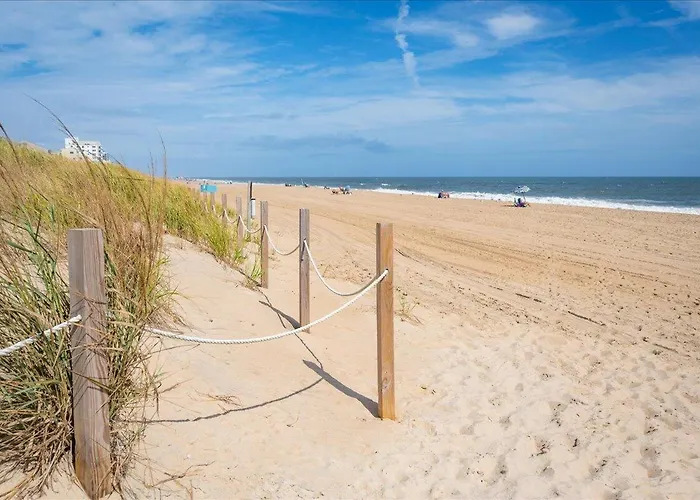 Holiday home Relax In Charming 2 Bedroom Ocean Front Condo! *